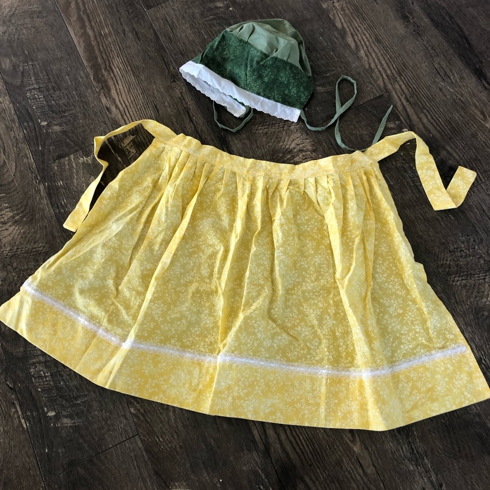 NWOT OS Boutique Youth Size Prairie Pioneer Apron & Bonnet Cap Set